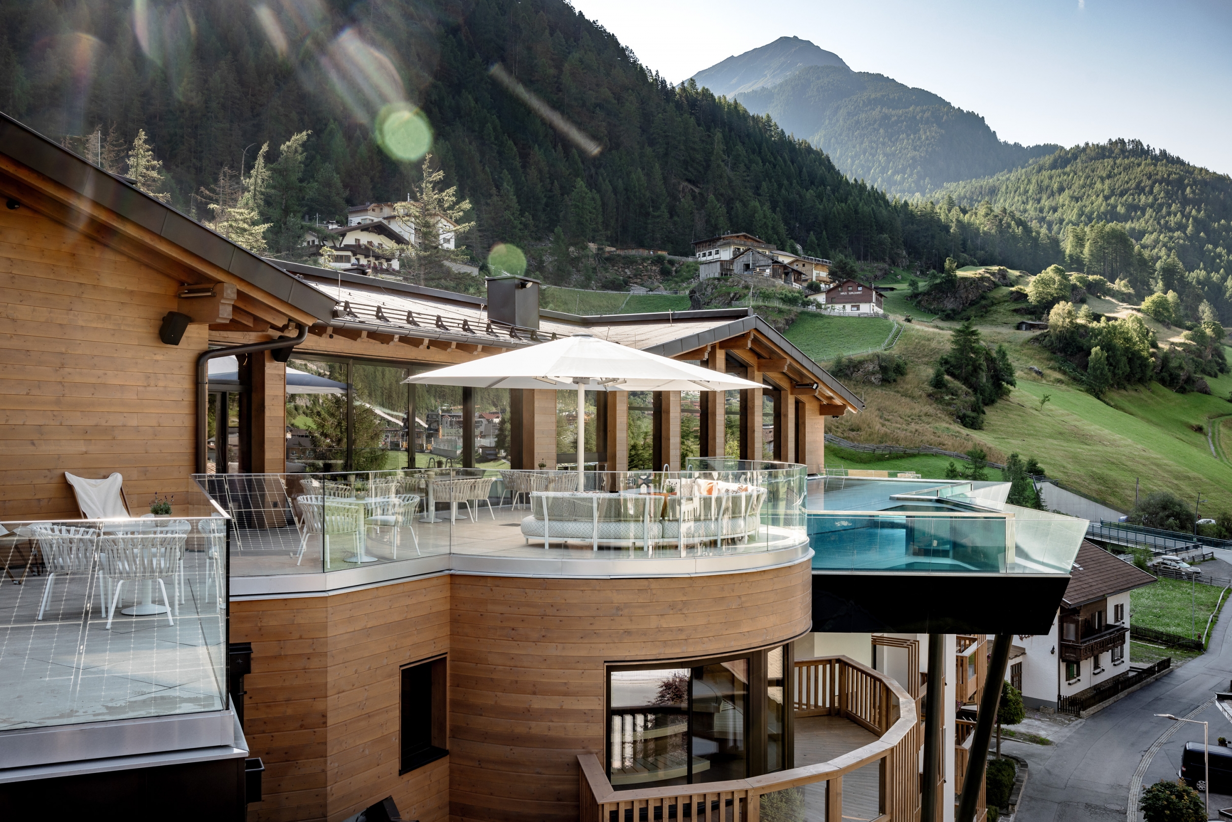 5* Hotel Das Central - Alpine. Luxury. Life in Sölden, Tirol - Summit Spa 5* Hotel Das Central - Alpine. Luxury. Life in Sölden, Tirol - Summit Spa